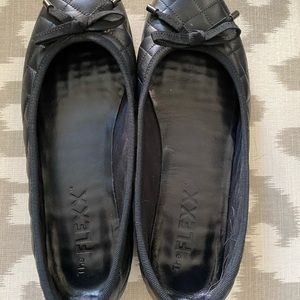 The Flexx Quilted Black Leather Flat - EUC- sz 9